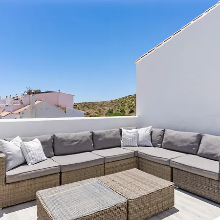 Miramar Townhouse In By Costarentals - Ref 62