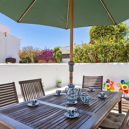 Miramar Townhouse In By Costarentals - Ref 62