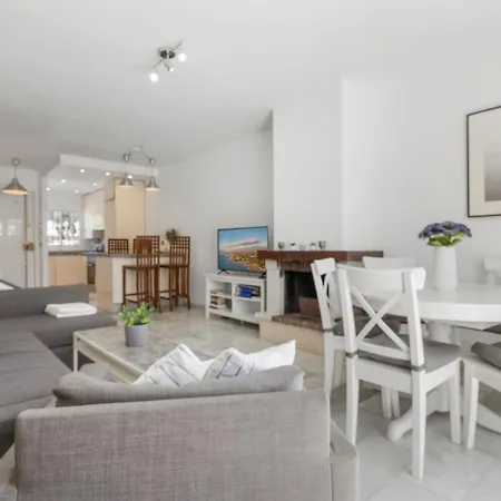 Miramar Townhouse In By Costarentals - Ref 62 Lejlighed